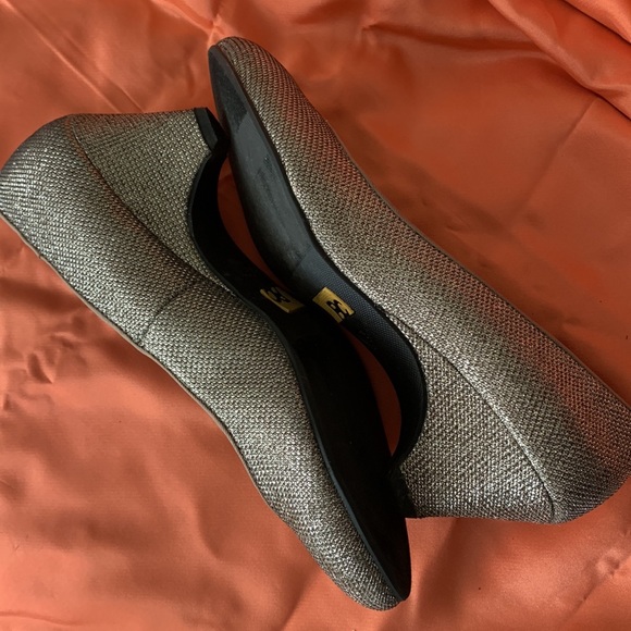 Shimmery low heel BC shoes - Picture 6 of 8